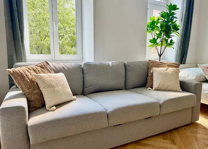 Apartment Stylish Renovated Near Center *
